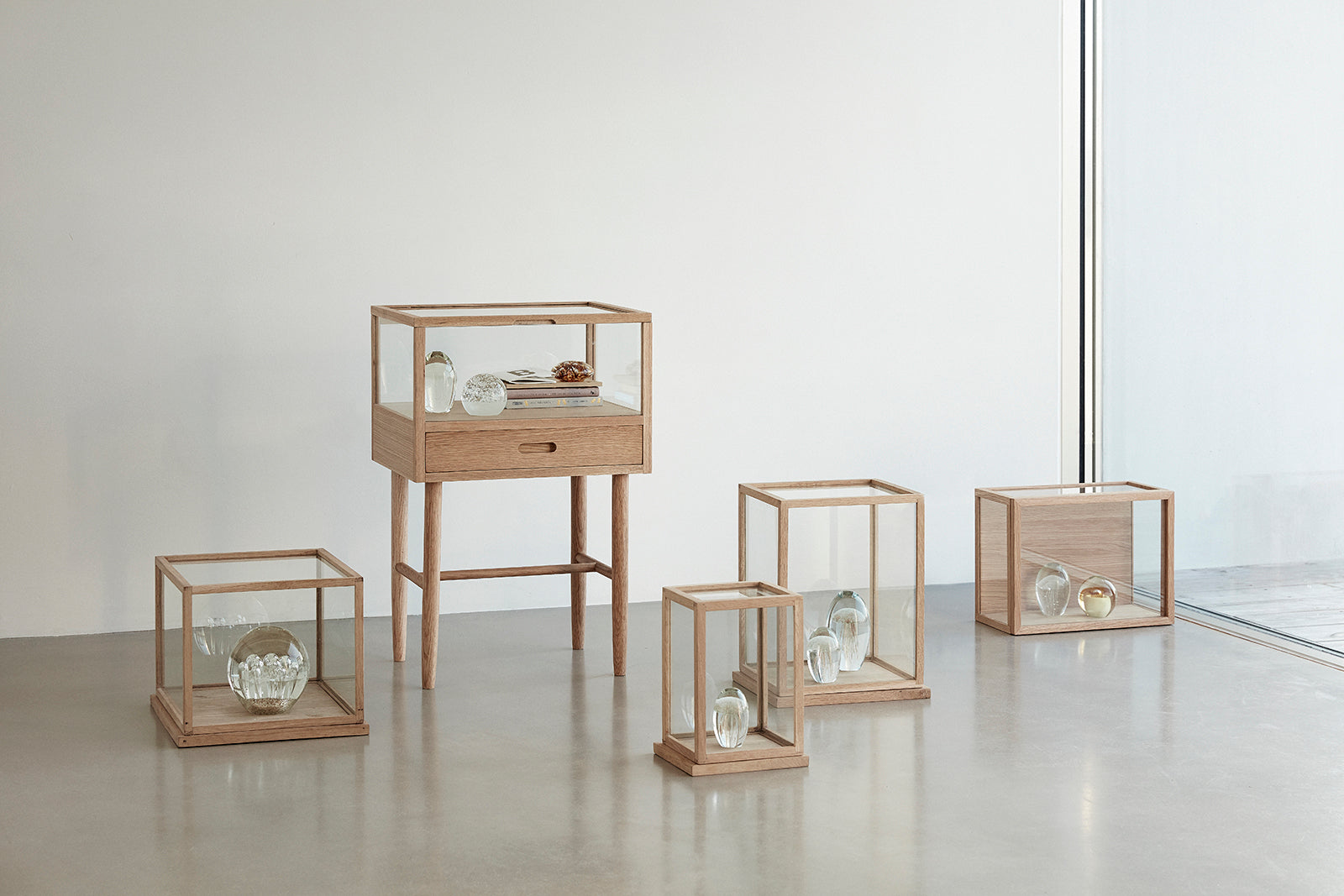 SPECTACLE EXHIBITION CONTRER LARGE NATURE (SET OF 2) - 22x16xH30, 32x28xh40cm