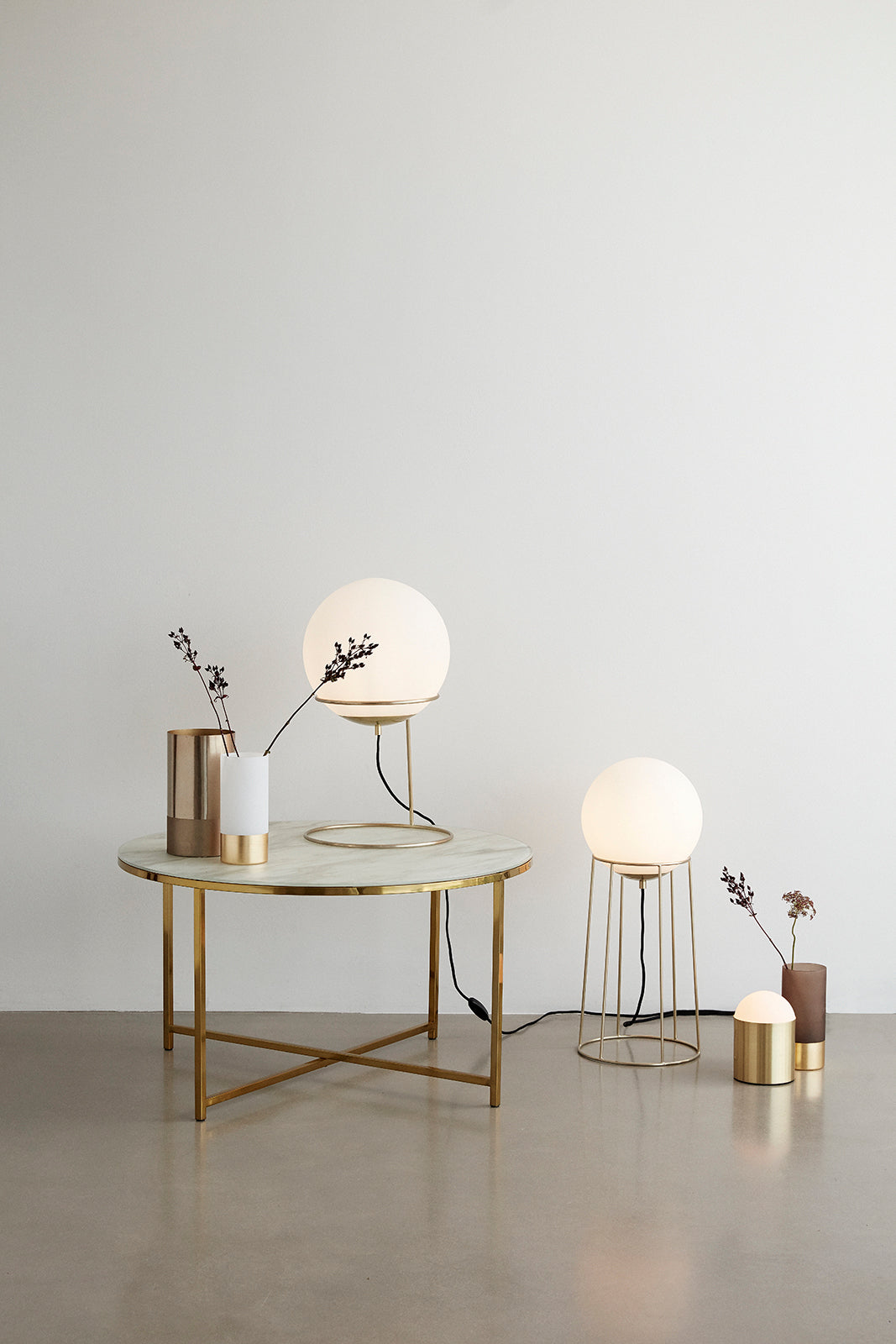 Pond table white/brass color - Ø80XH45CM