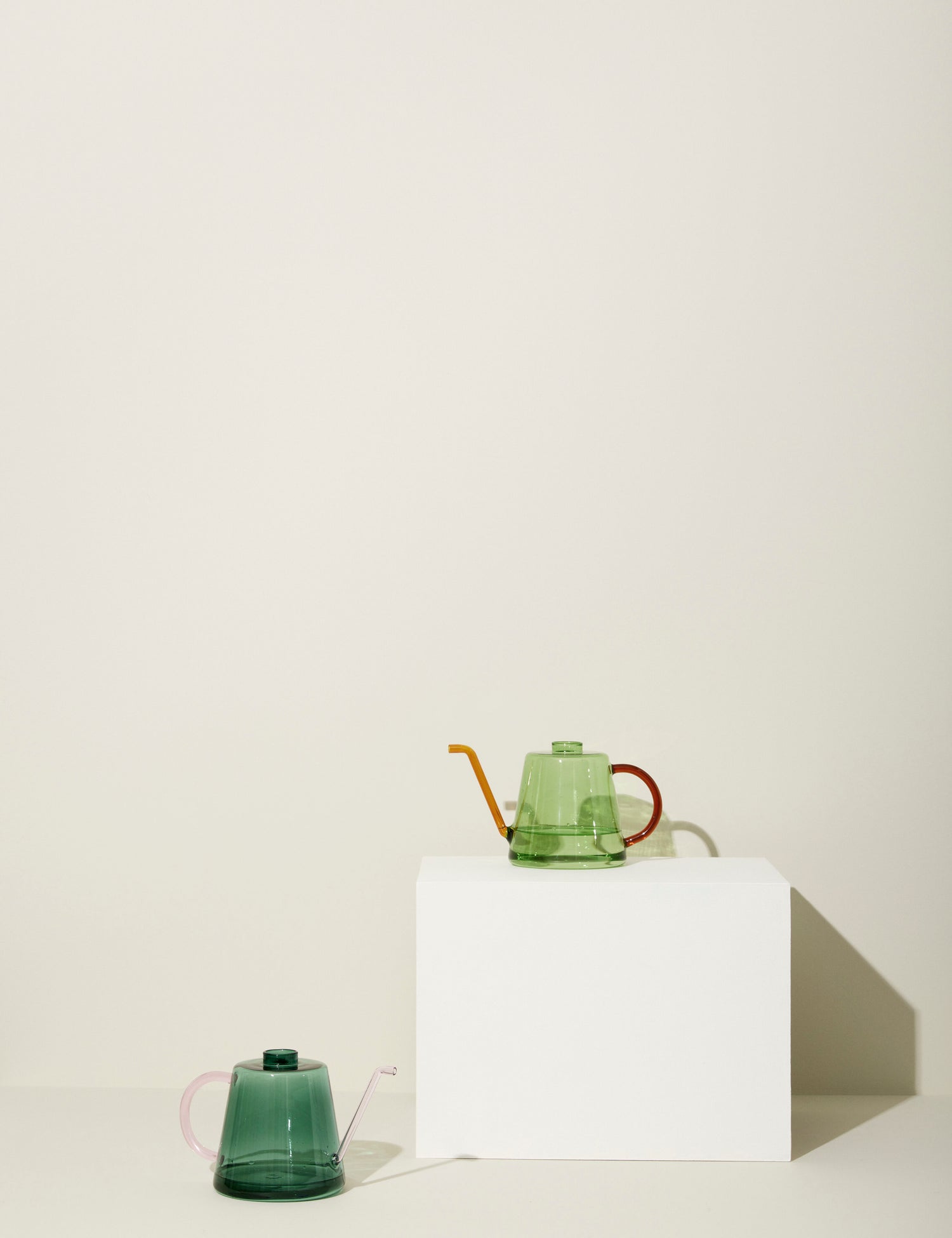 Flora water jug ​​dark green - 24x14xh14cm