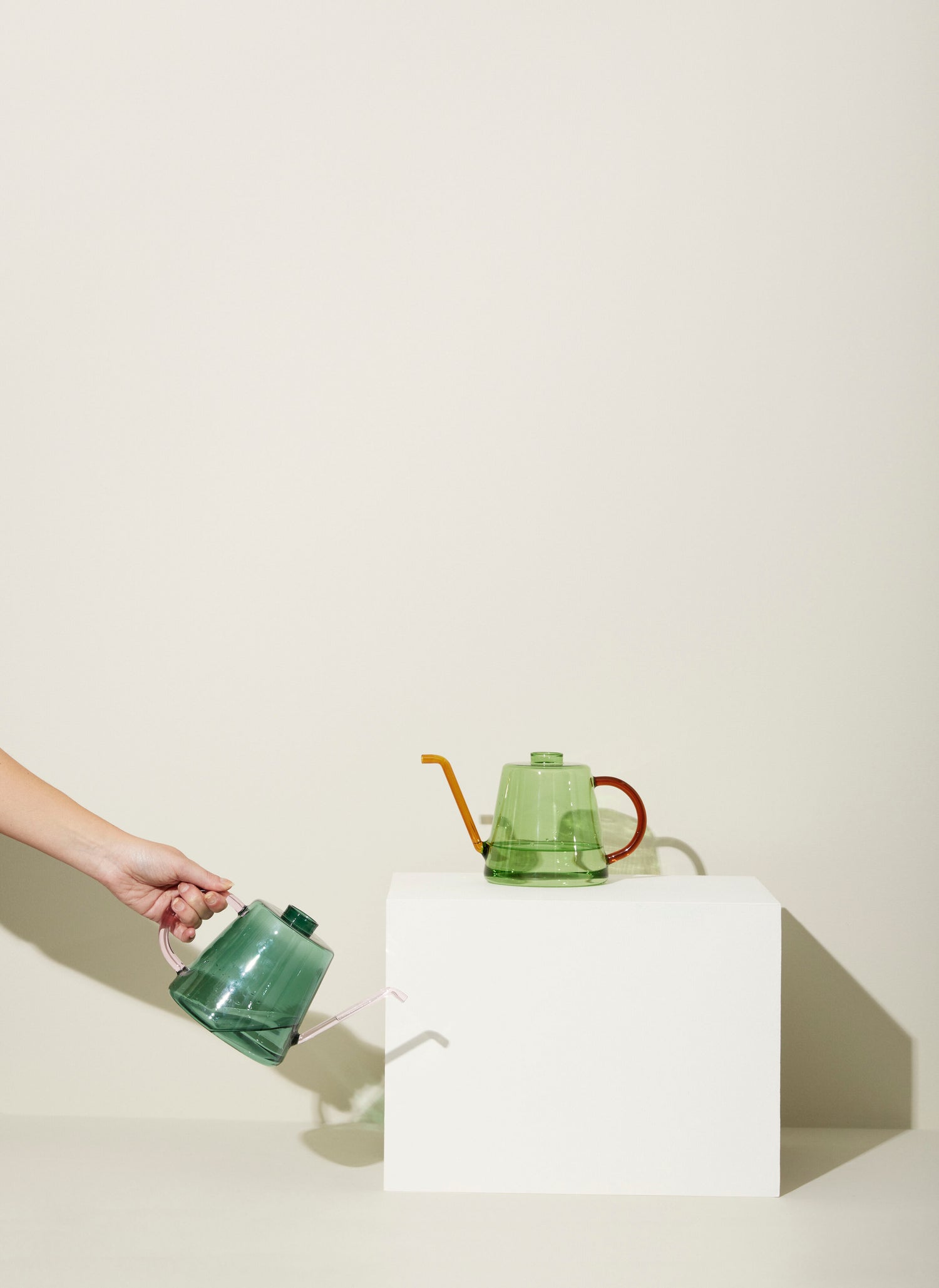 Flora water jug ​​dark green - 24x14xh14cm