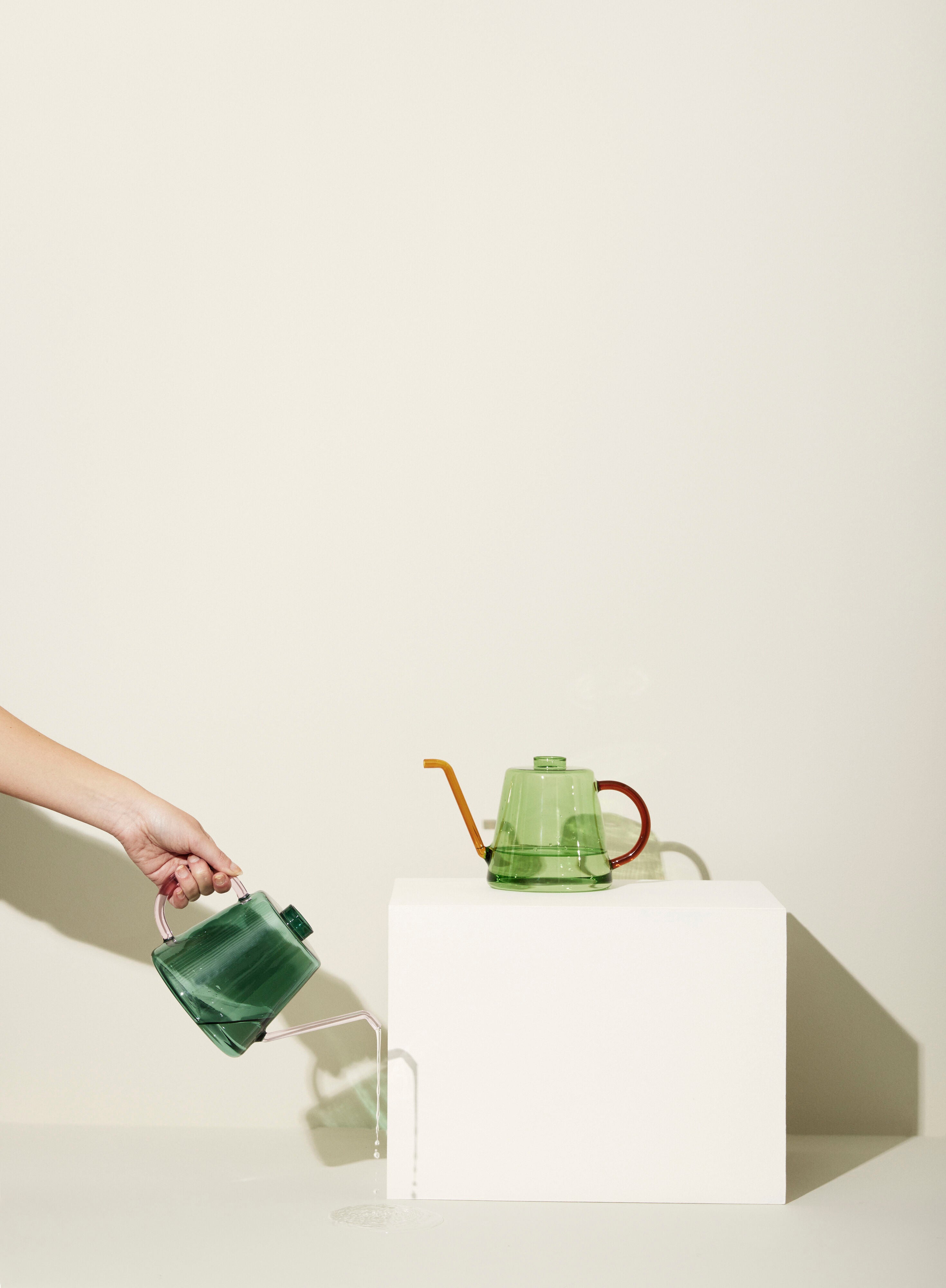 Flora water jug ​​dark green - 24x14xh14cm