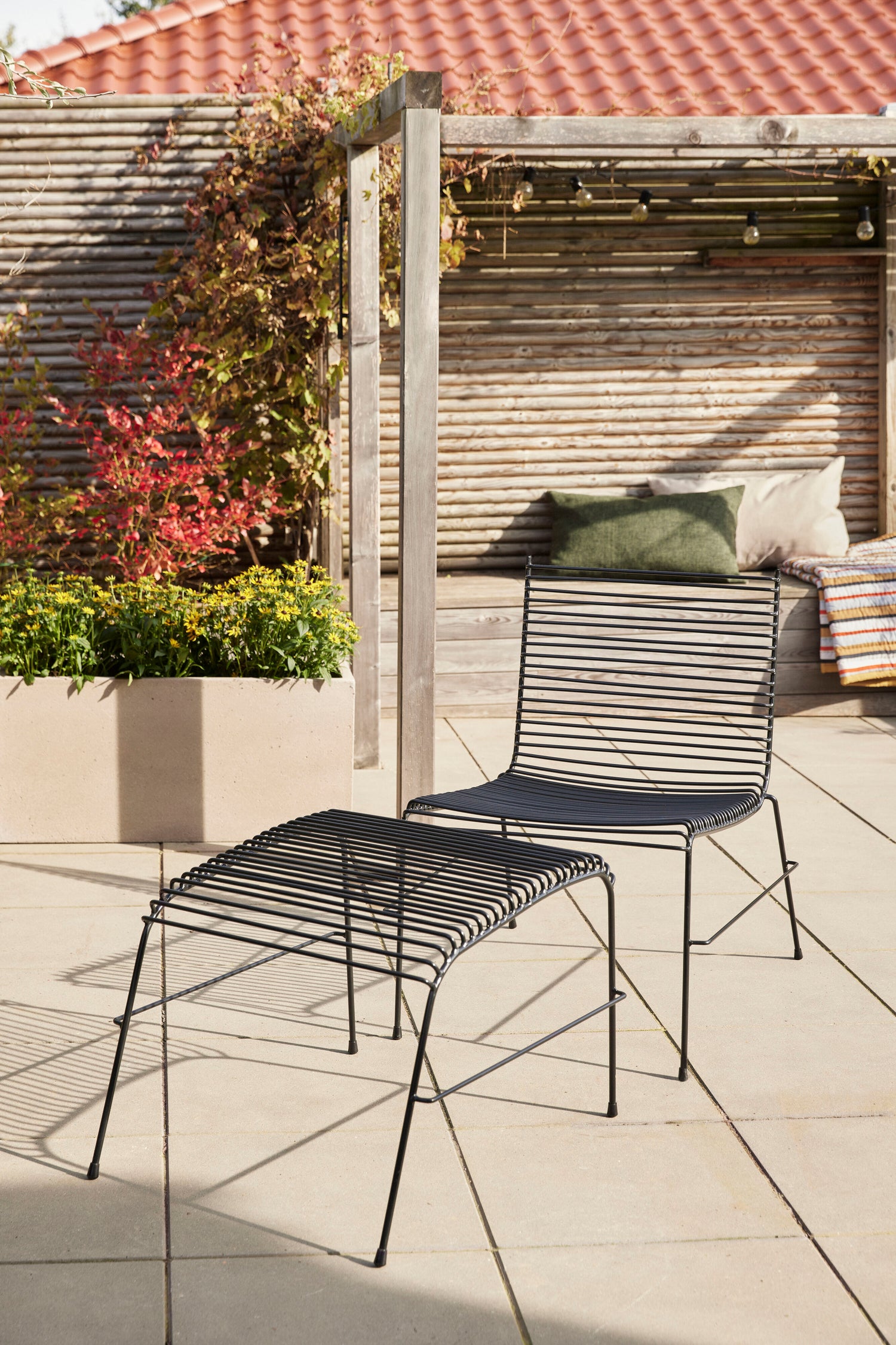 String Lounge Chair Black - 57x75xh80cm