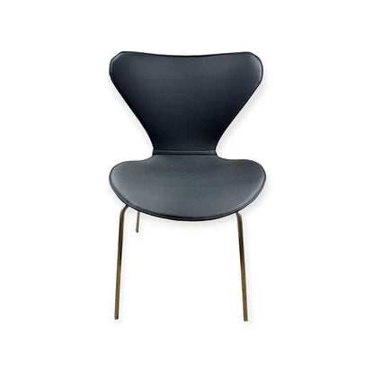 Full cover for Arne Jacobsen 3107 chair in black leather