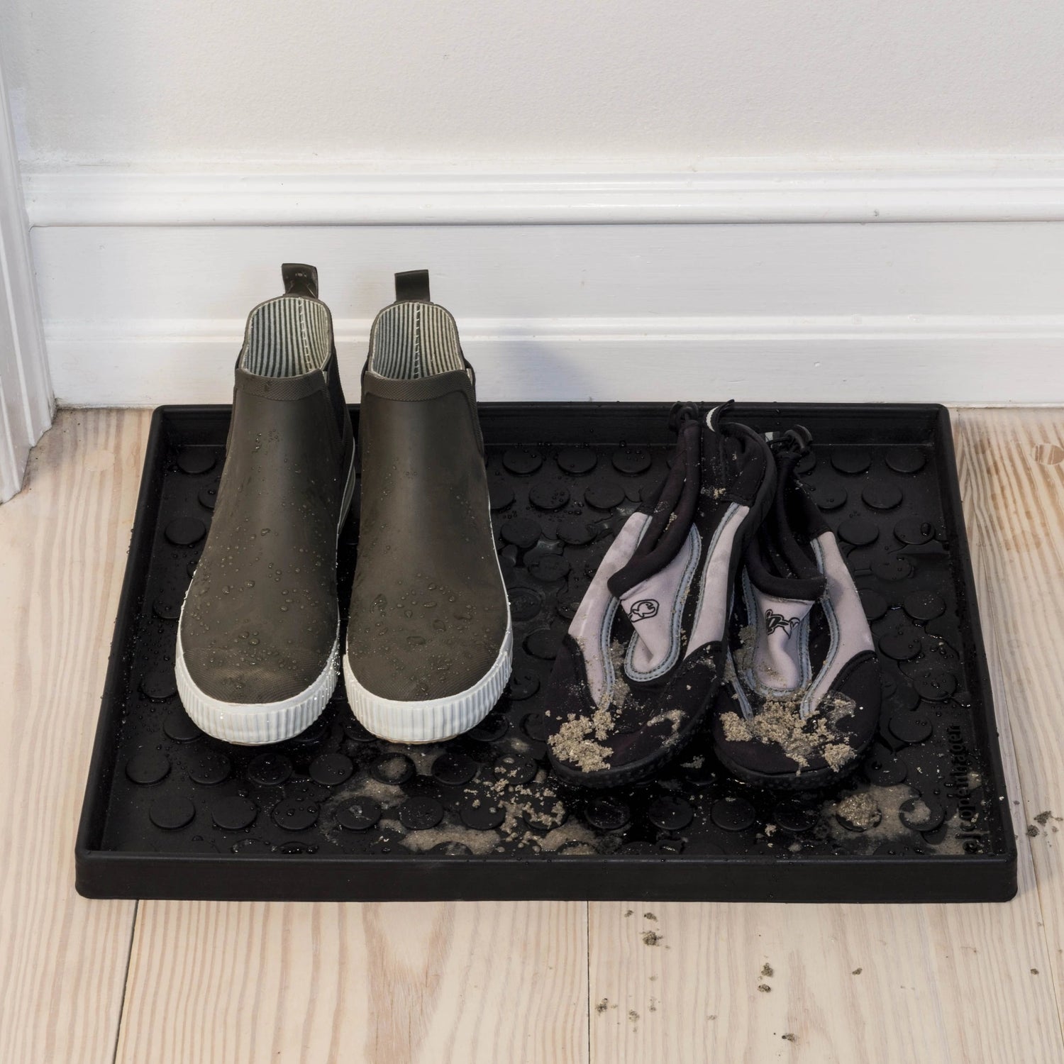 Shoe tray medium - dot