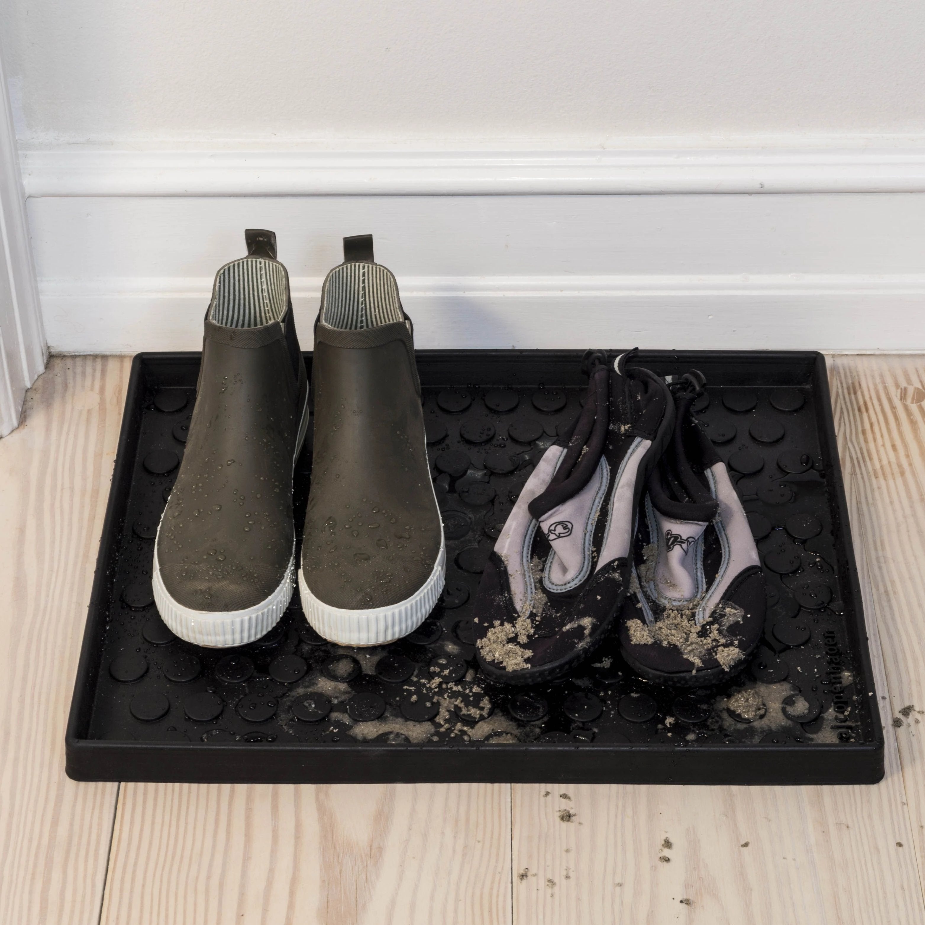 Shoe tray medium - dot