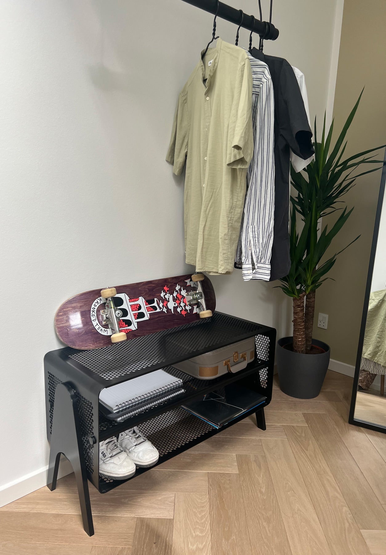 TICA RACK, FLOOR - LARGE/BLACK - Tica Copenhagen - DesignGaragen.dk