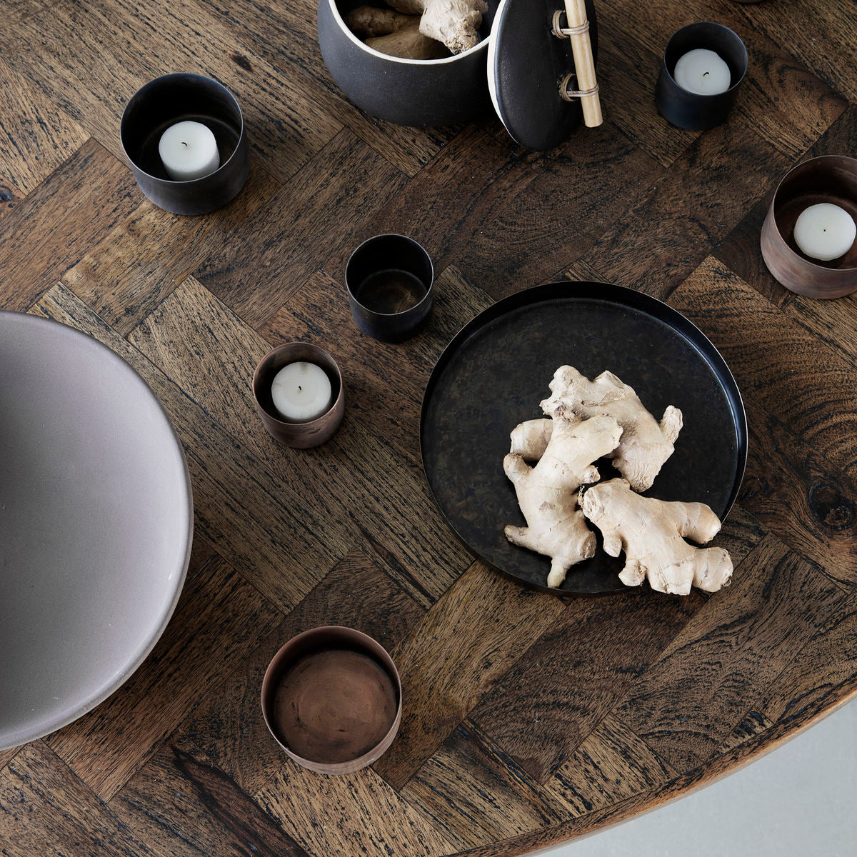 House Doctor - Fyrfadsstage, Define, Antik brun - h: 5 cm, dia: 8 cm - House Doctor - DesignGaragen.dk