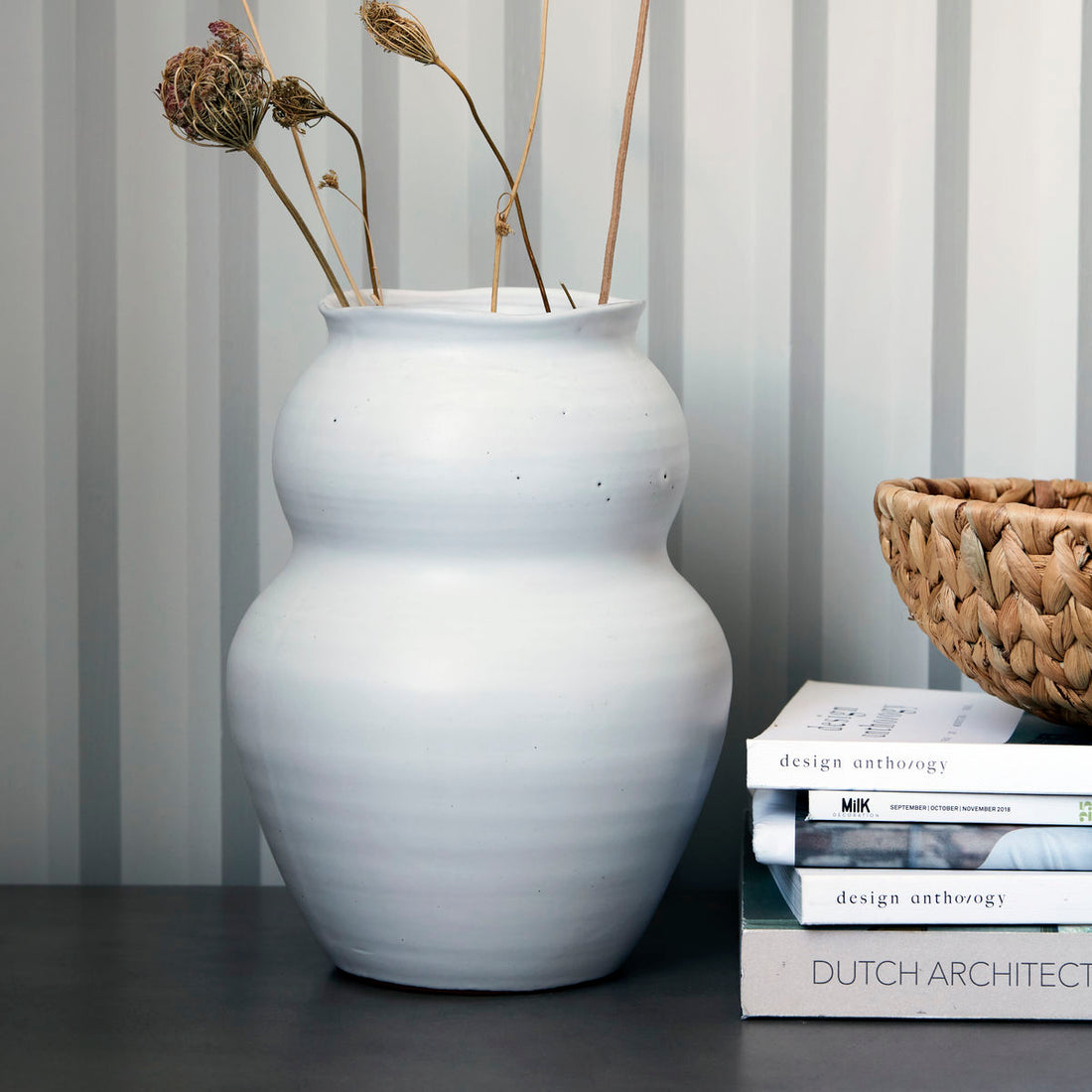 House Doctor-Vase, Juno, White-H: 22.5 cm, DIA: 17 cm