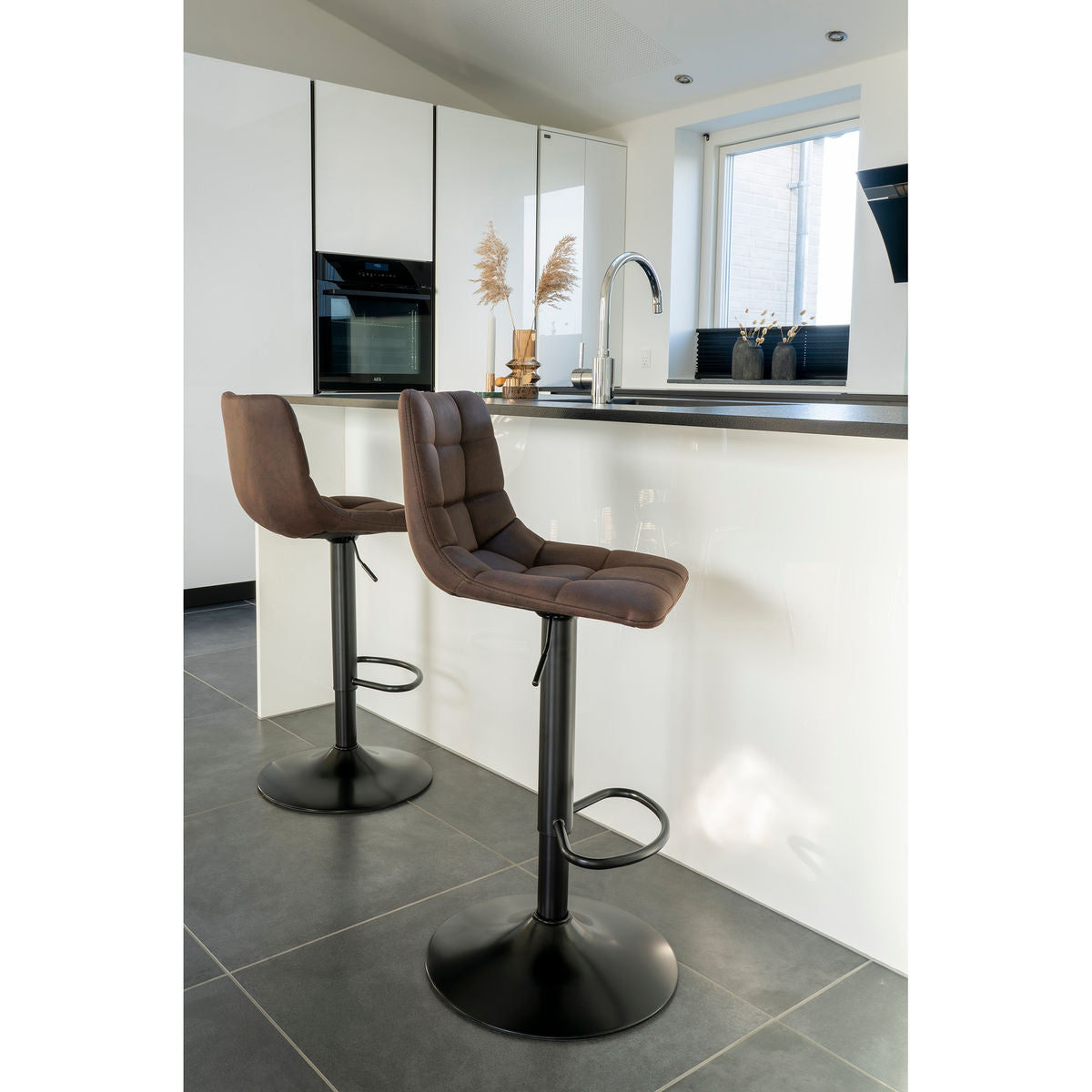 Middelfart bar stool - bar stool in microfiber, dark brown with black legs