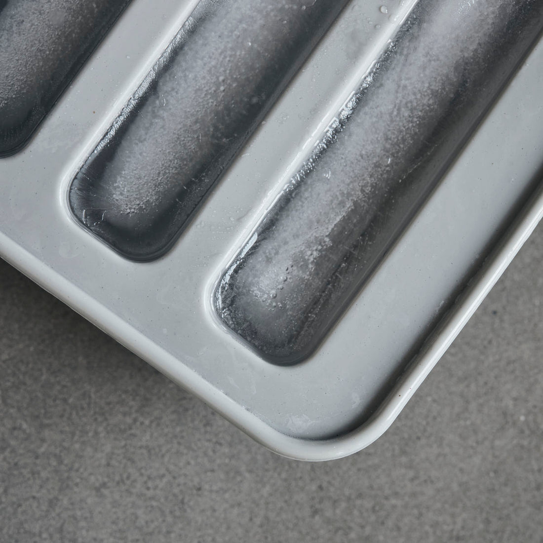 House Doctor - ice cube tray, crystal, gray - l: 24.7 cm, w: 9 cm, h: 2.1 cm