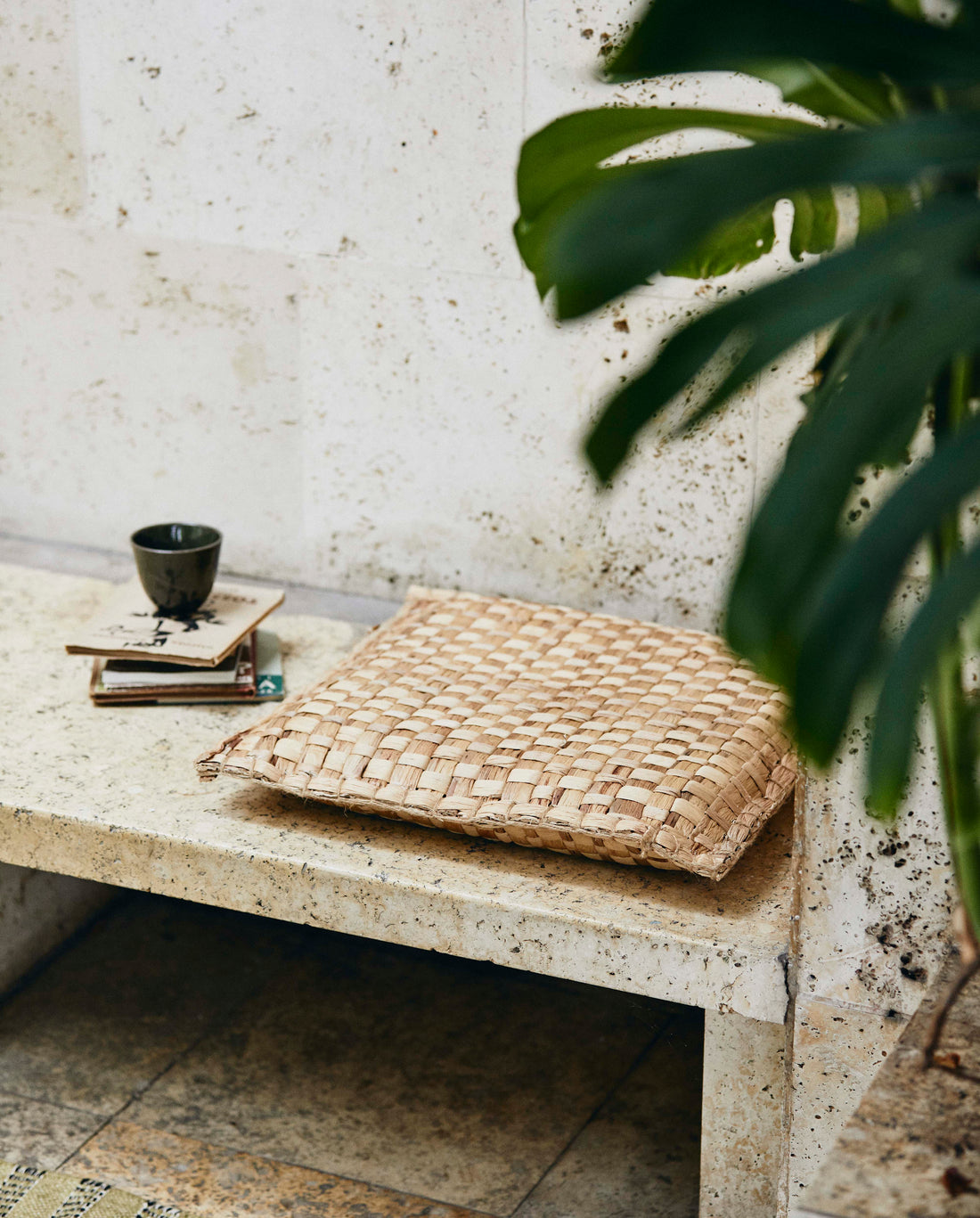 Dubbed floor cushion in the braid