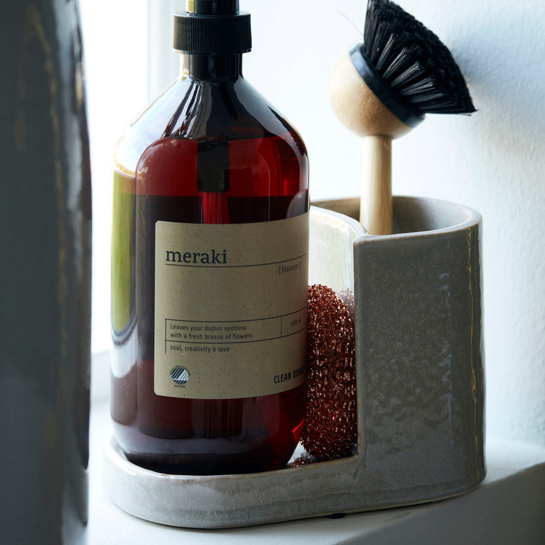 Meraki-brush and soap holder, Datura, Shellish Gray-W: 18 cm, H: 12.7 cm