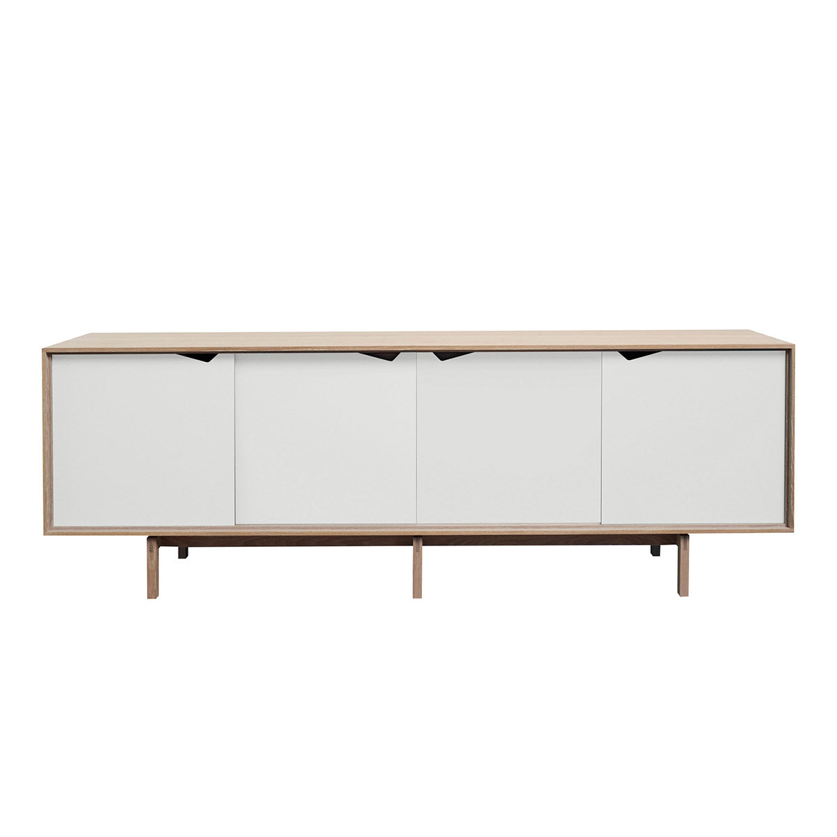 Andersen Furniture S1 sideboard - L200xD50xH68 cm - eg/sæbe med hvide låger - DesignGaragen.dk.