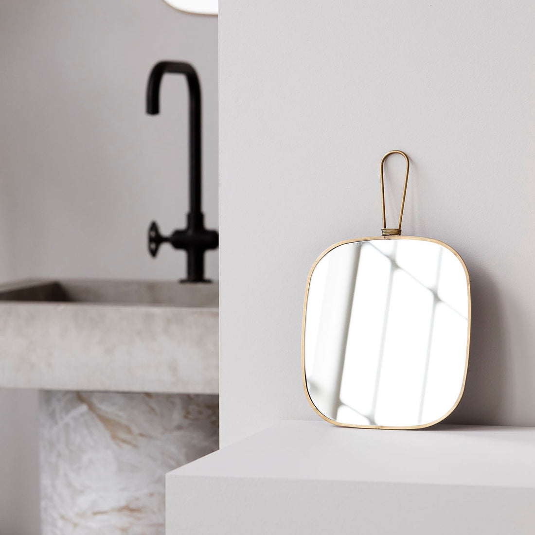 Meraki mirror with frame, antique brass