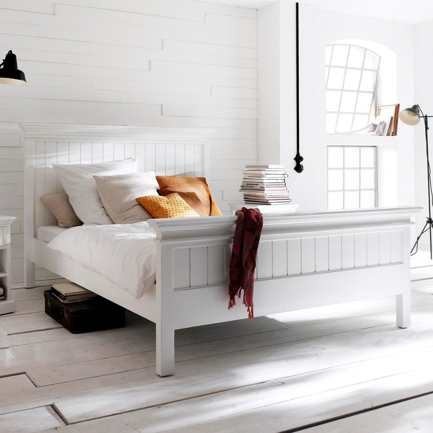 Halifax White Bed - Queen Size Send