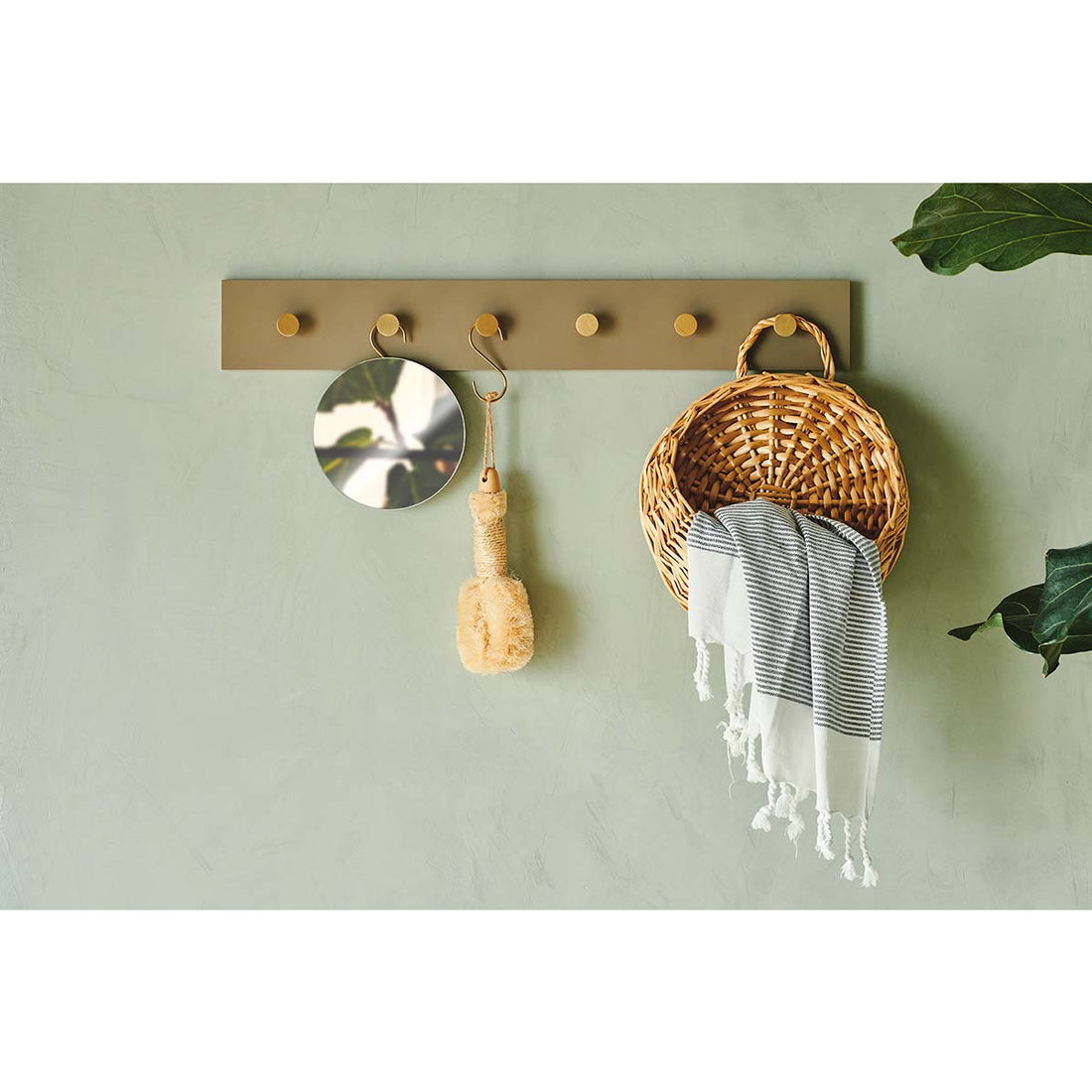 Color hooks in wood hot gray - 70 cm