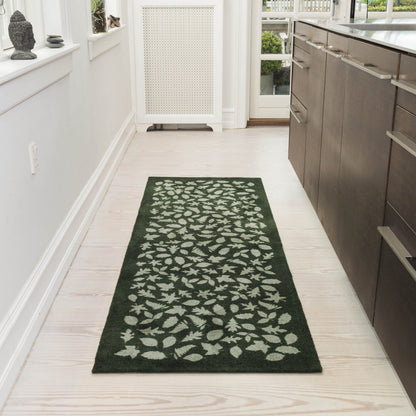 GULVMÅTTE 67 x 200 CM - LEAVES/DARK GREEN - Tica Copenhagen - DesignGaragen.dk