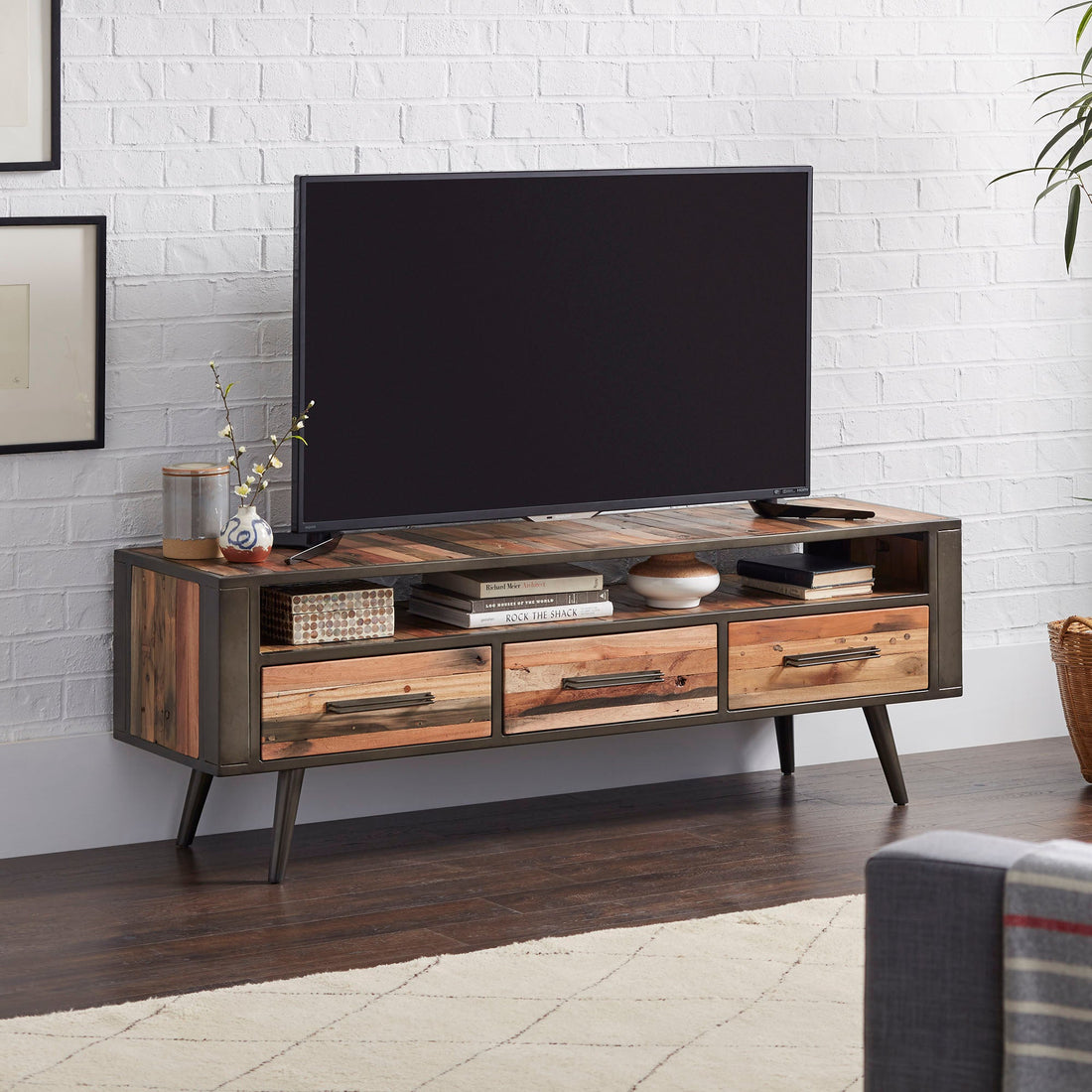 Nordic TV table with 3 drawers