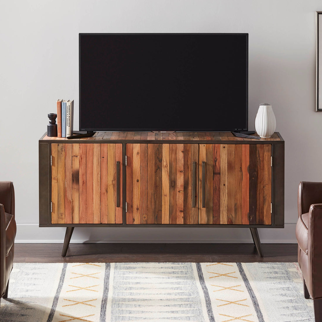 Nordic TV table with 3 doors
