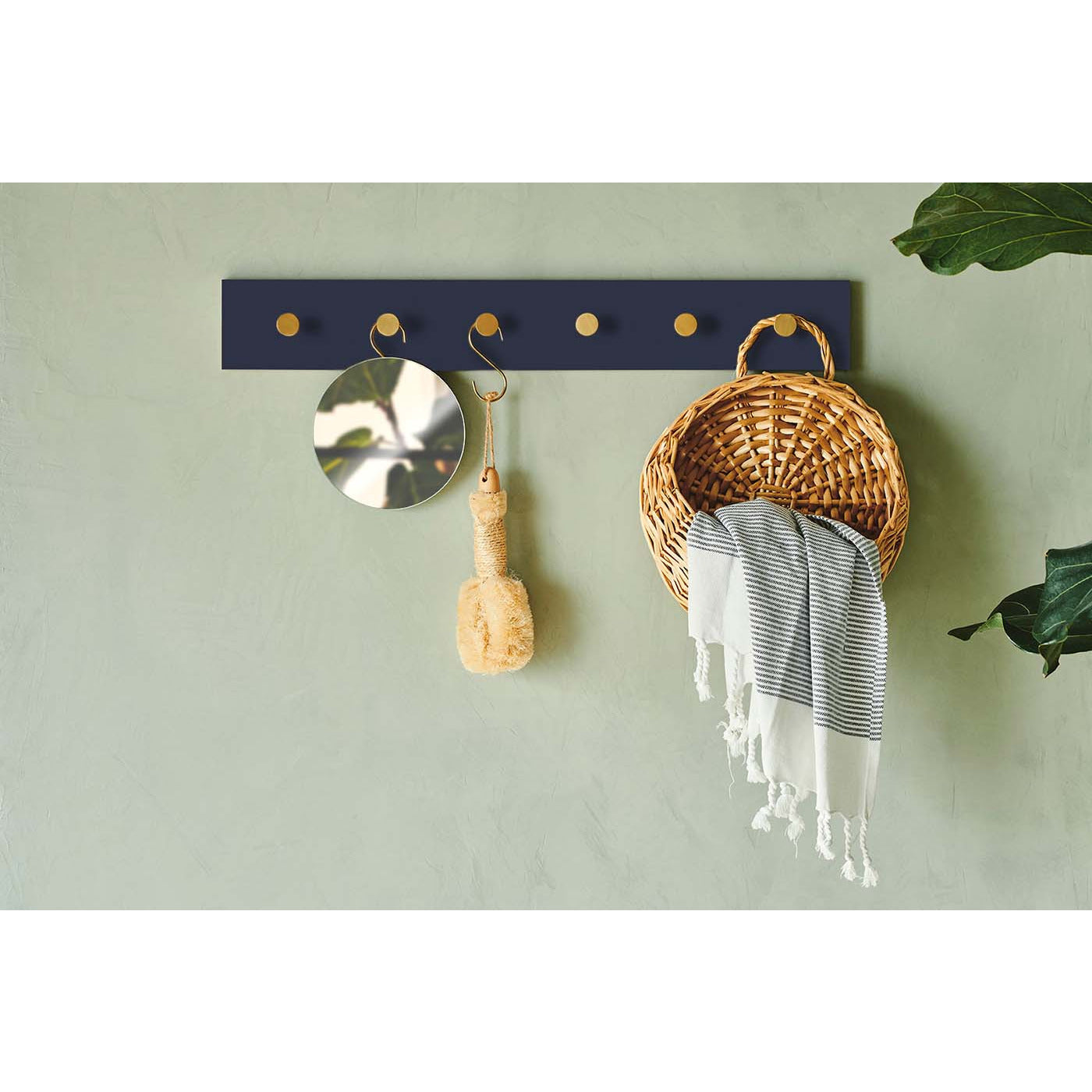 Color hooks in wood dark blue - 70 cm