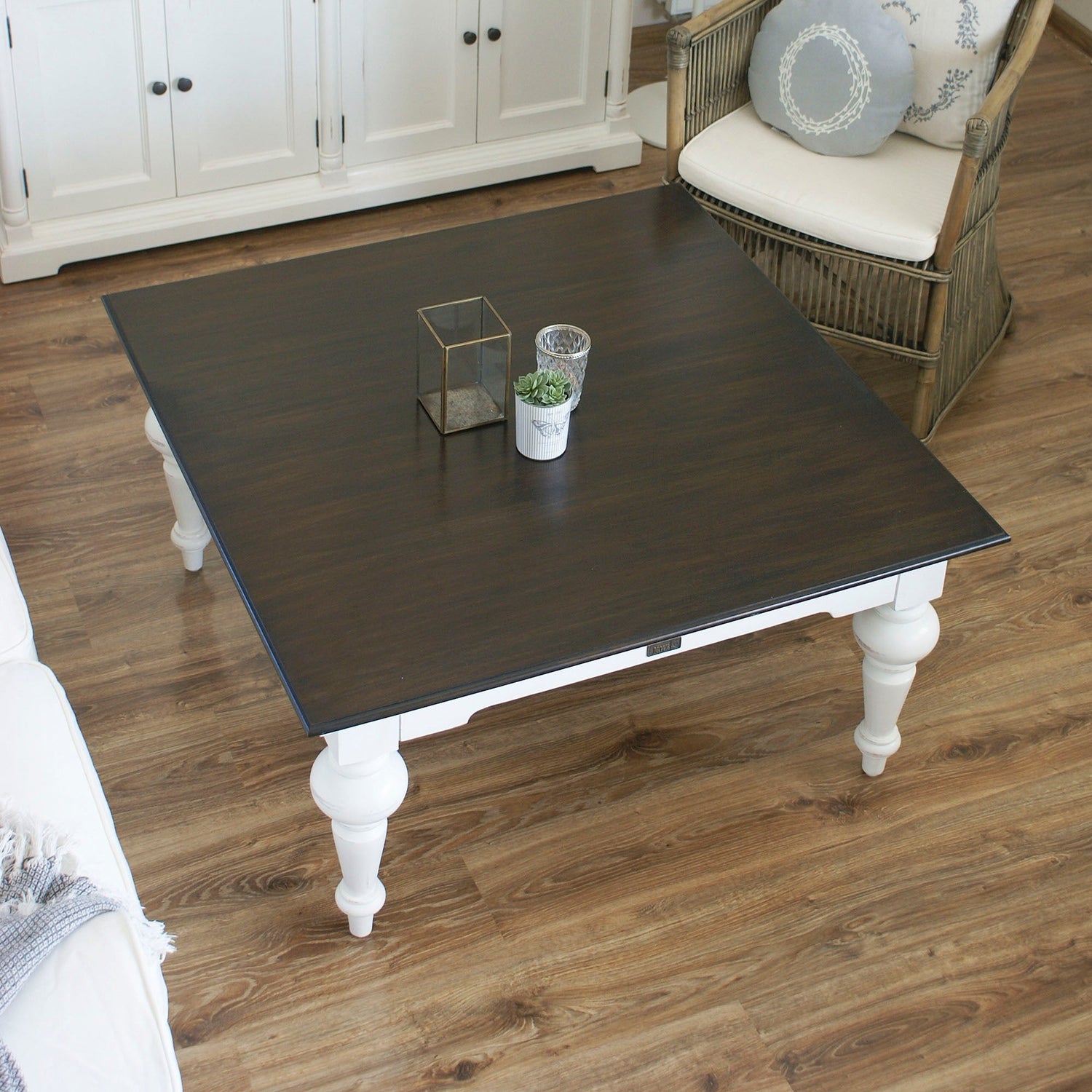 Provence accent coffee table