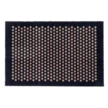 GULVMÅTTE 60 x 90 CM - DOTS/BLACK SAND - Tica Copenhagen - DesignGaragen.dk