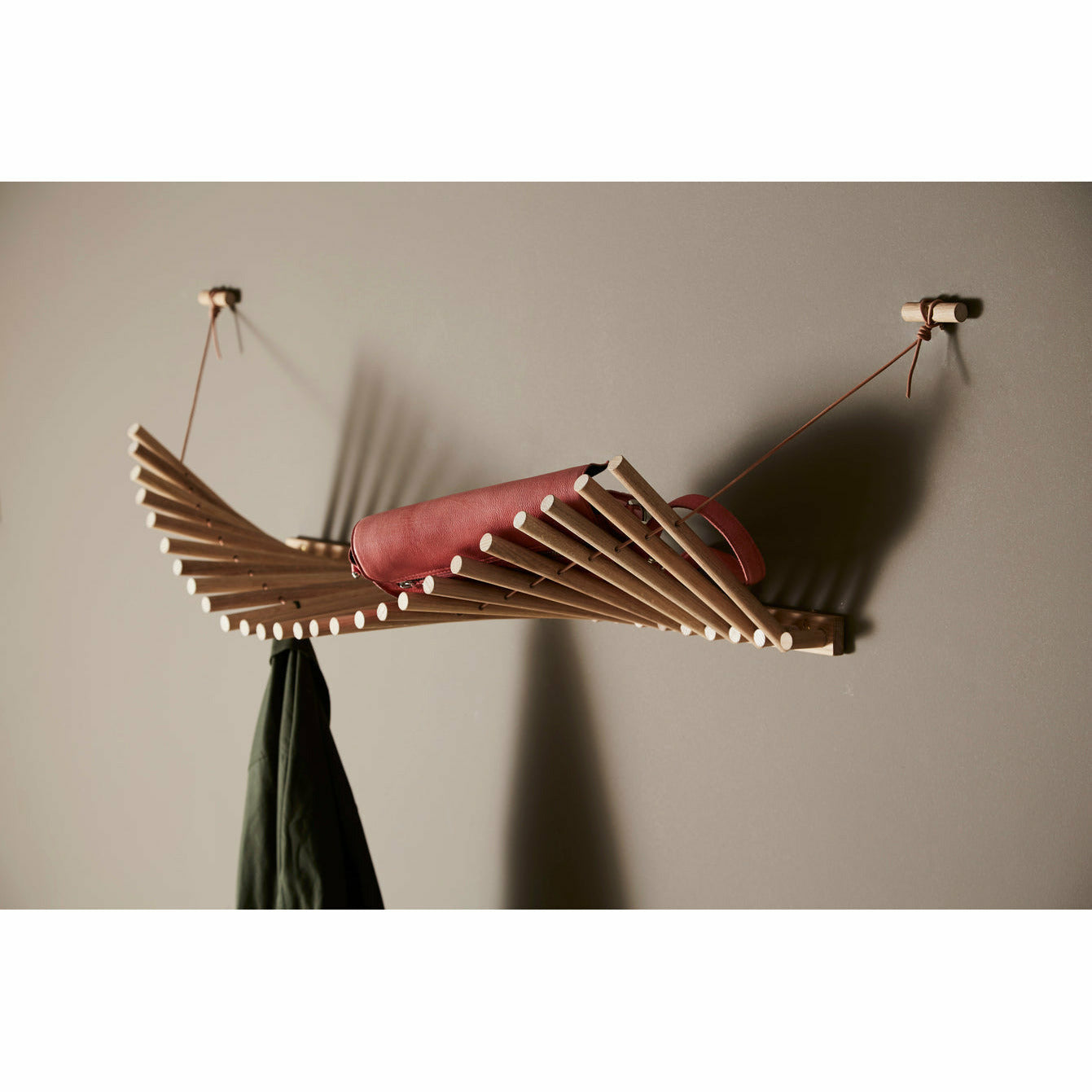 WOUD - Knaegt coat rack - White pigmented oak/cognac - WOUD - DesignGaragen.dk