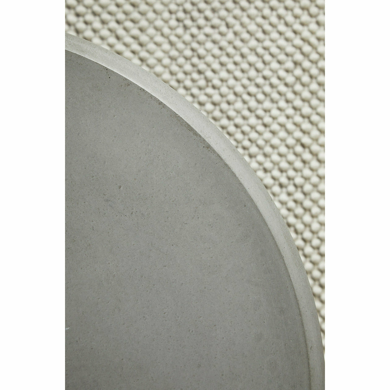 WOUD - Soround coffee table - Concrete (Ø60xH49) - WOUD - DesignGaragen.dk