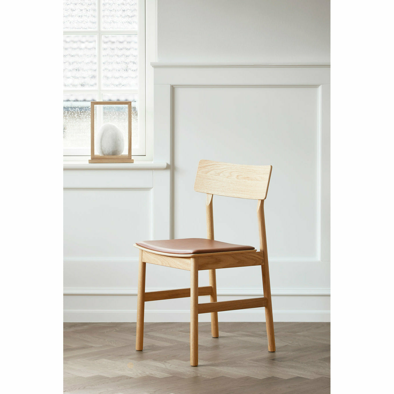 WOUD - Pause dining chair 2.0 - Oiled oak w/leather - WOUD - DesignGaragen.dk