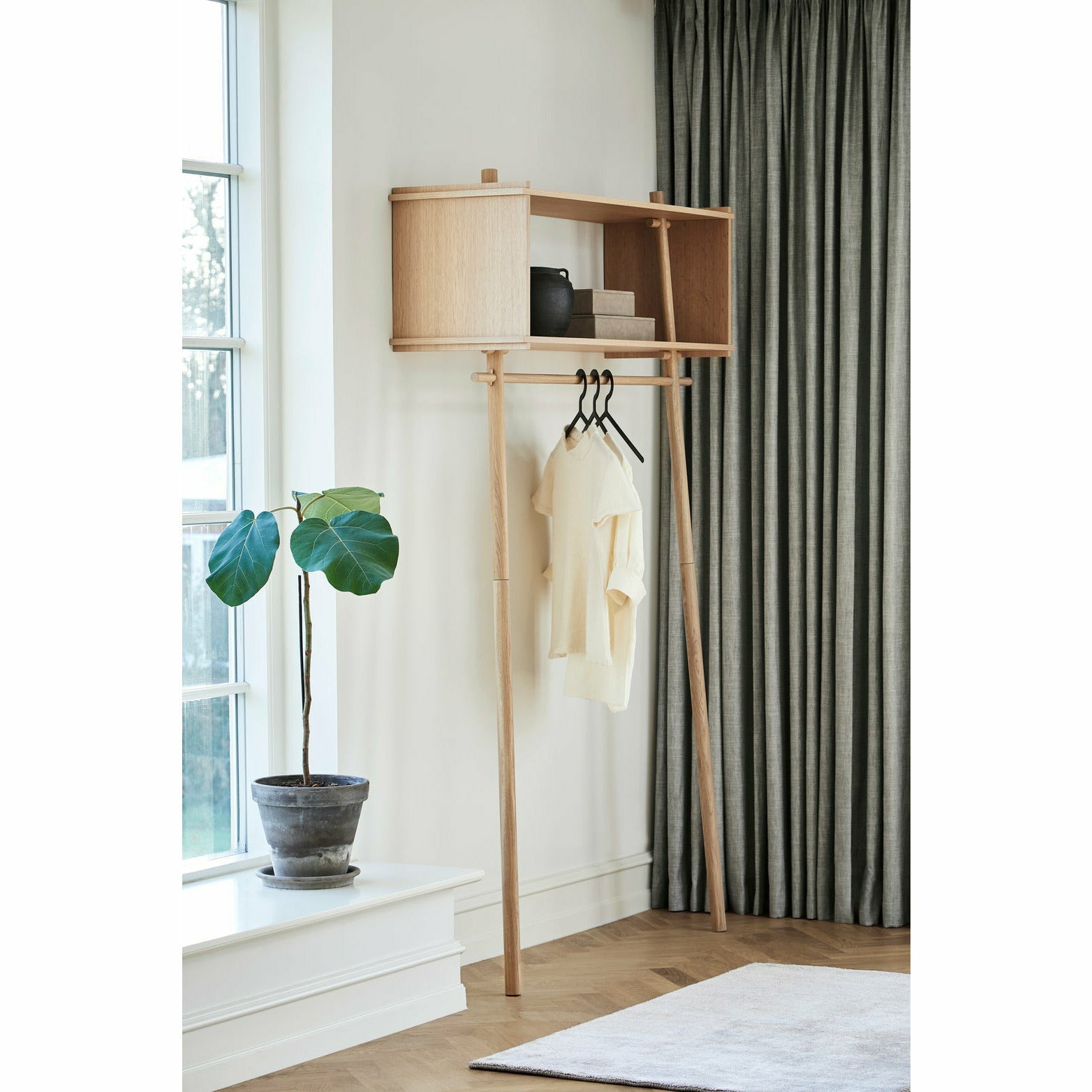 WOUD - Töjbox wardrobe (Large) - White pigmented oak - WOUD - DesignGaragen.dk