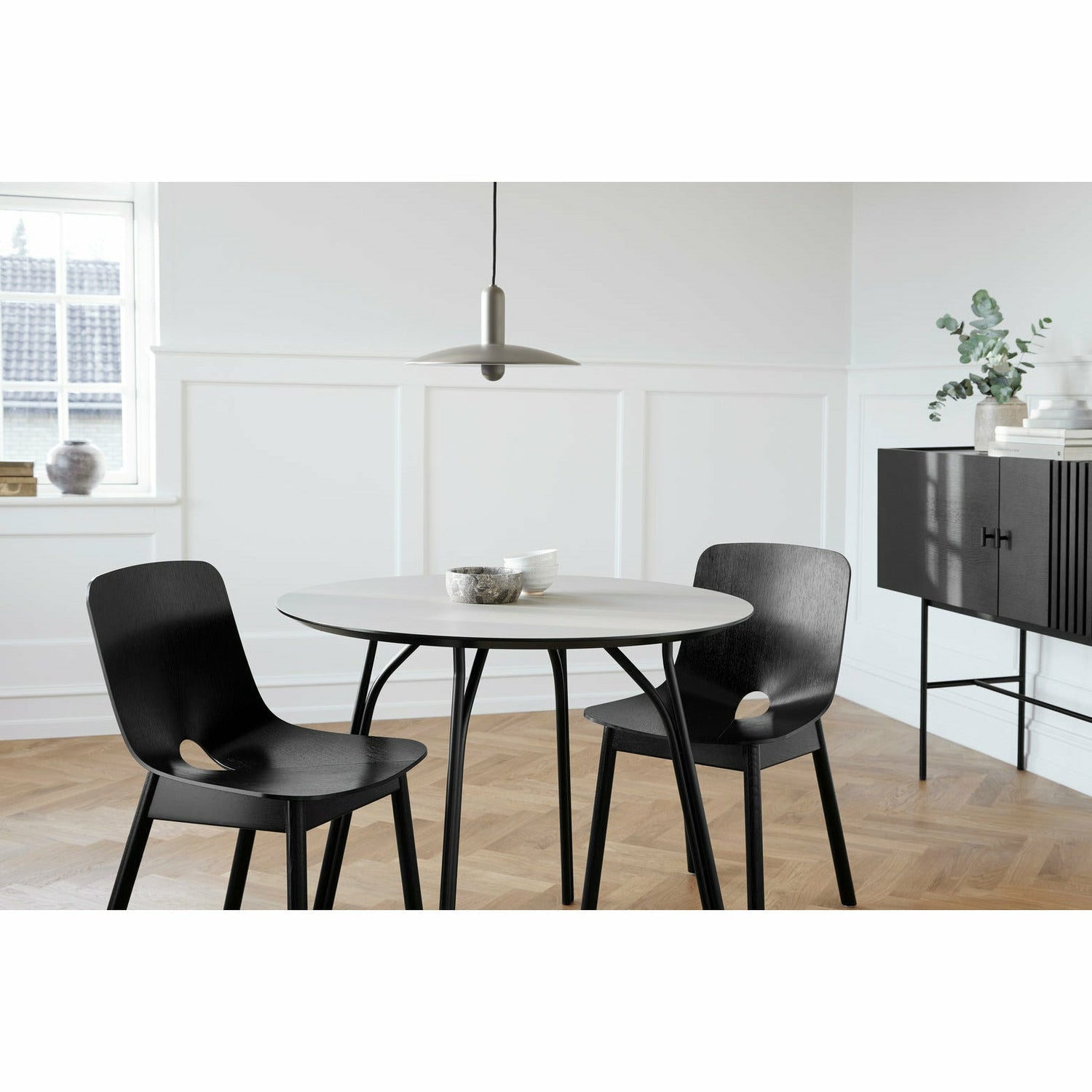 WOUD - Tree dining table (90 cm) - Charcoal black/black - WOUD - DesignGaragen.dk