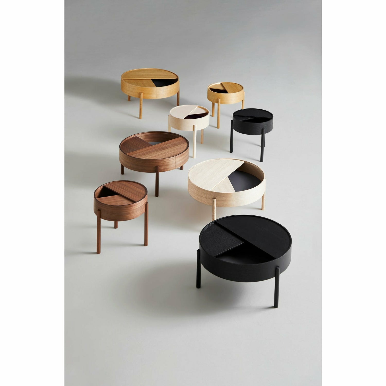 WOUD - Arc side table (42 cm) - White pigmented ash - WOUD - DesignGaragen.dk