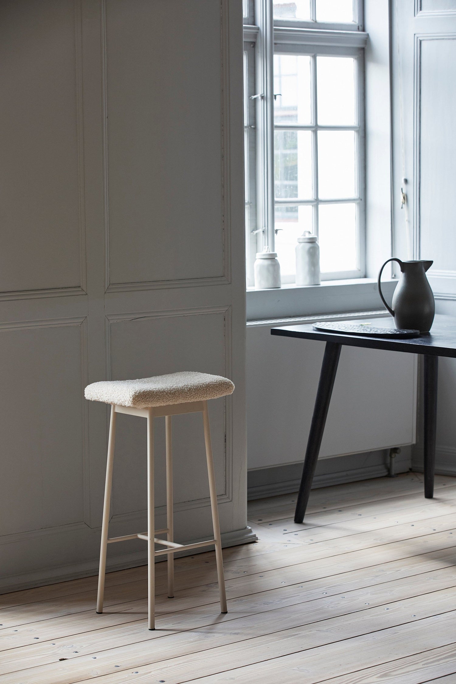 Zala bar stool with imitation lambskin - beige