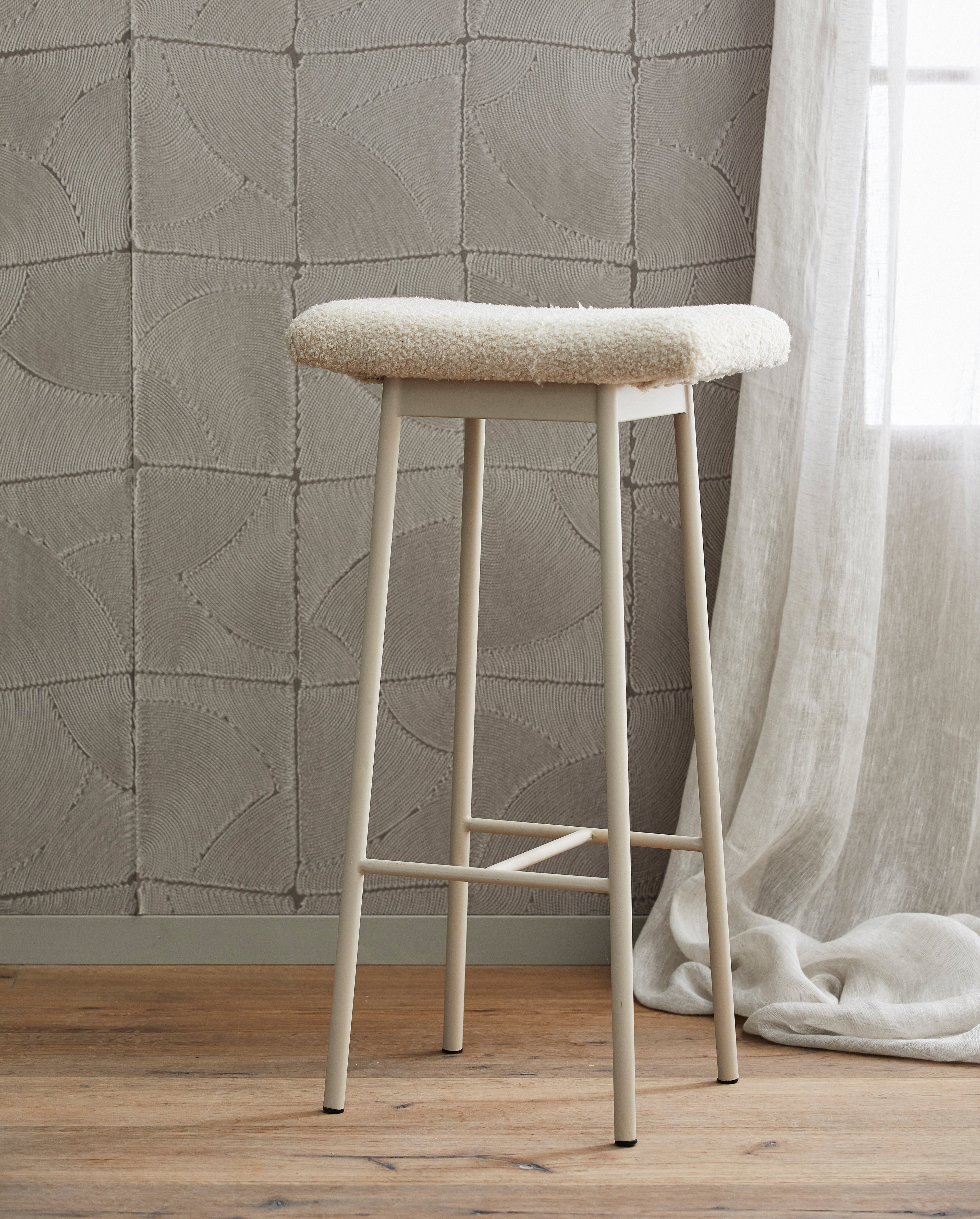 Zala bar stool with imitation lambskin - beige