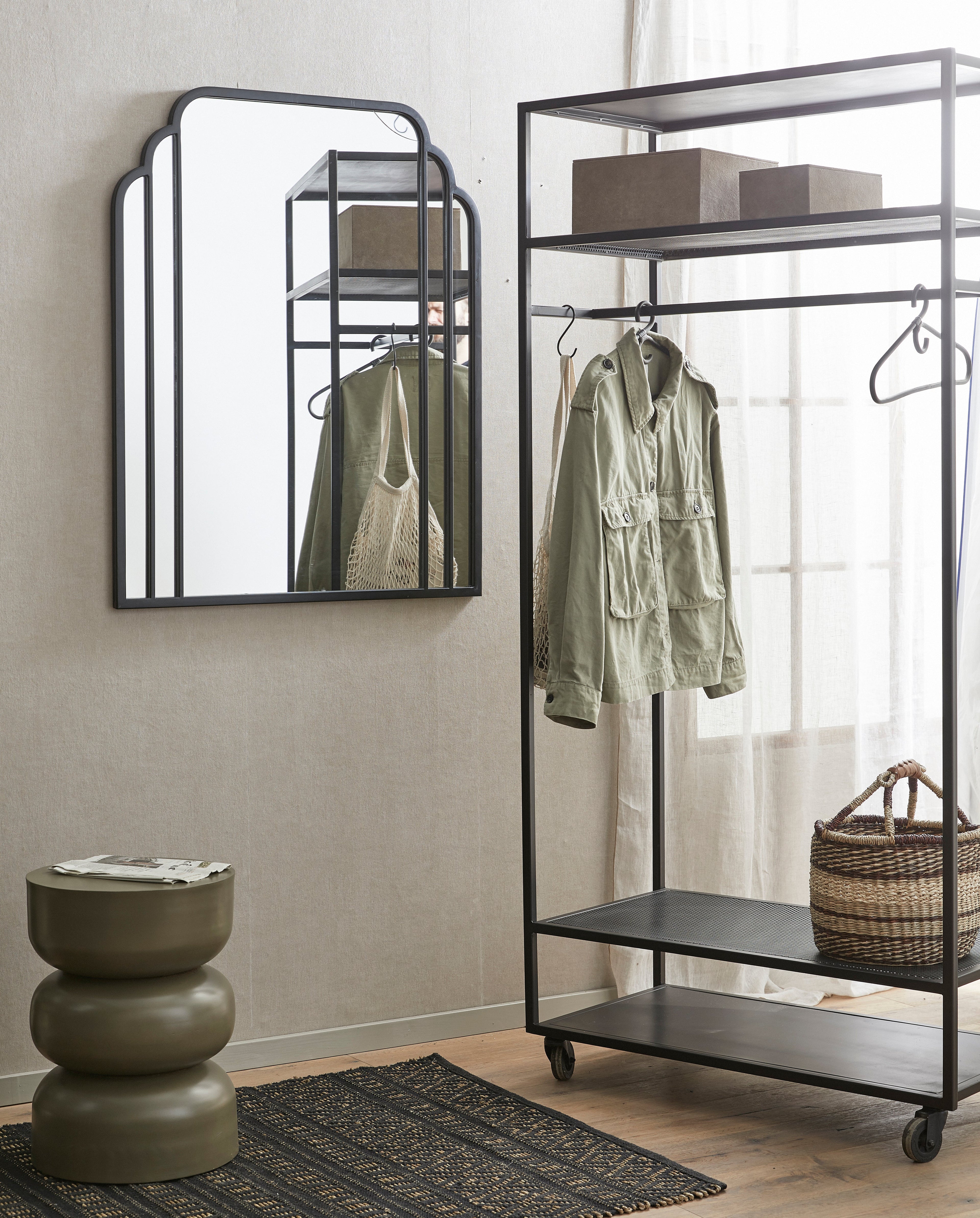 Alta Wardrobe rack in Iron with wheels - 190x93 cm - black