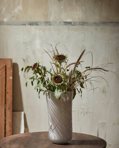 Helle Vase, Glass - Raw White