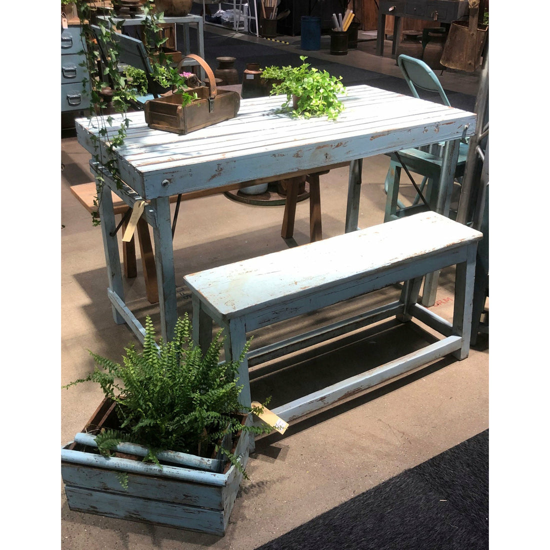 Sjælsø Nordic TABLE IN BLUE FINISH MADE FROM RECYCLED WOOD