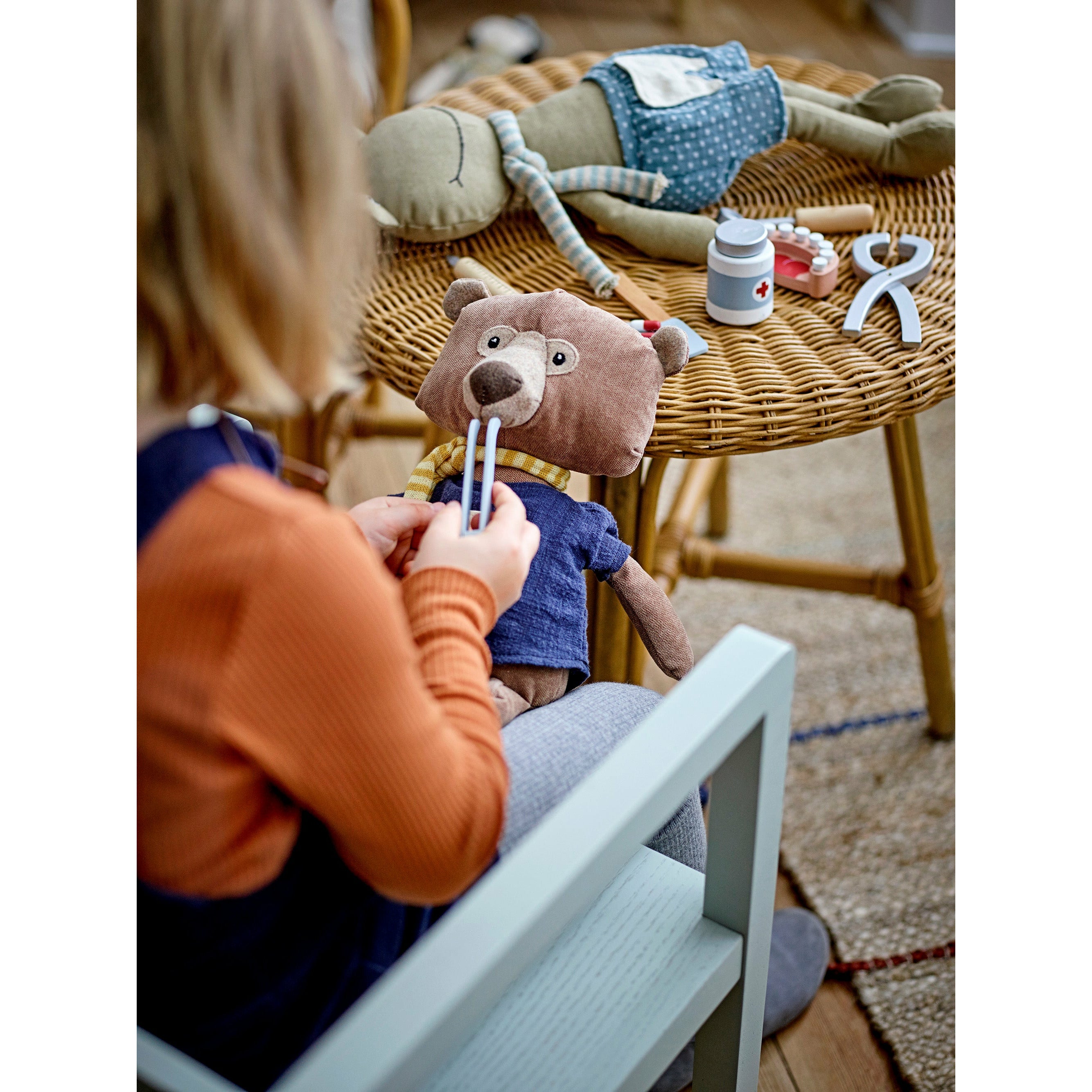 BLOOMINGVILLE MINI Nan multifunctional Stol, Grøn, Eg - L40xH50xW40 cm - DesignGaragen.dk.